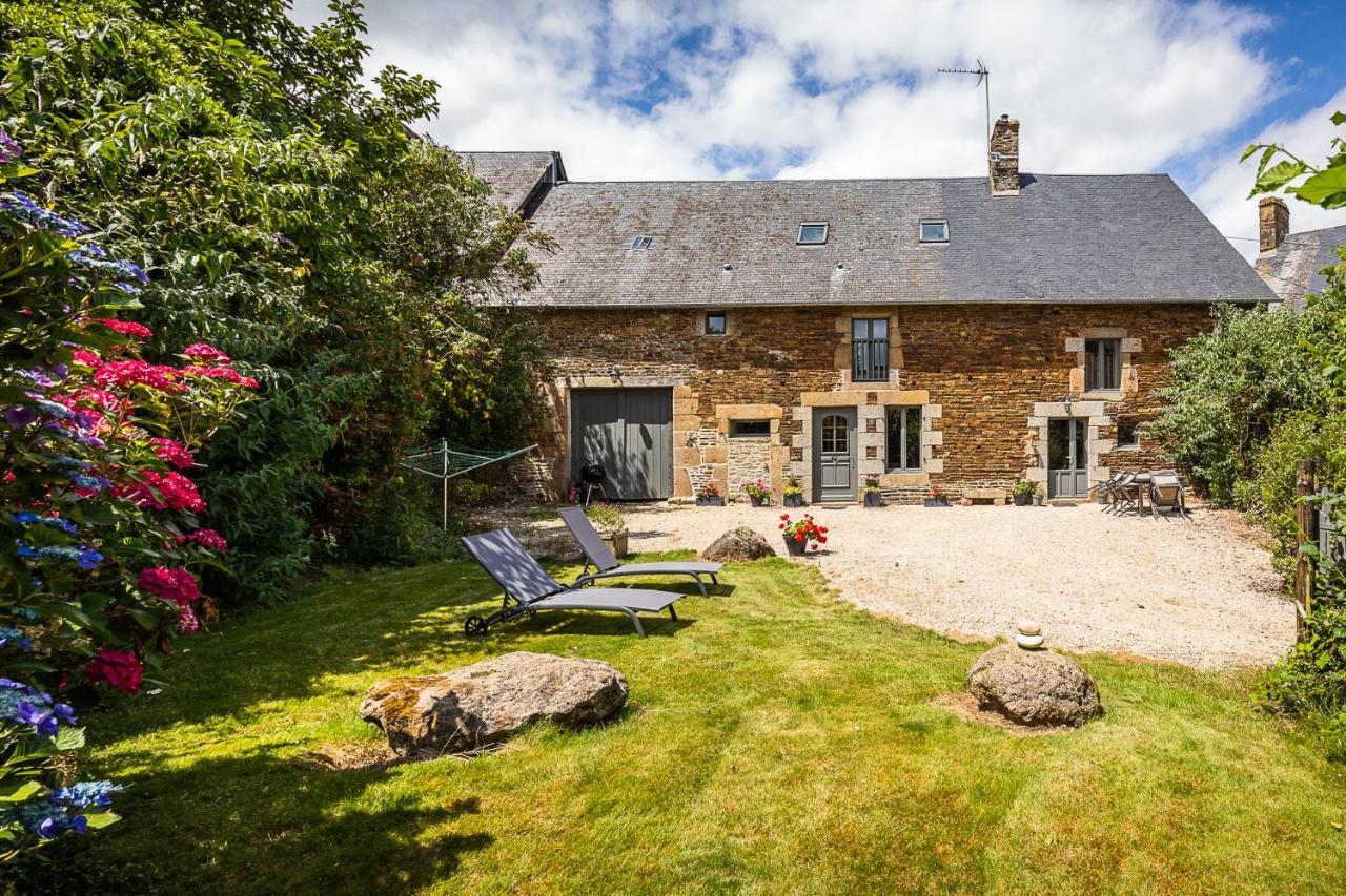 Villa Les prairies du Mont - Le gite de La Chapelle à Sougéal Extérieur photo